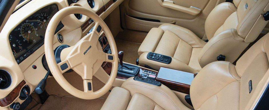 Rar se-ntampla sa gasesti unul de vanzare. Break-ul din '79 are motor V8 si scaune Recaro Rar se-ntampla sa gasesti unul de vanzare. Break-ul din '79 are motor V8 si scaune Recaro