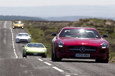 Razboiul Supercarurilor: Mercedes SLS AMG isi intalneste rivalii Razboiul Supercarurilor: Mercedes SLS AMG isi intalneste rivalii
