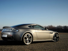 Re: Aston Martin V12 Vantage dezvaluit
