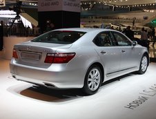 Re: Lexus lanseaza LS460 AWD la Moscova