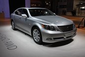 Re: Lexus lanseaza LS460 AWD la Moscova