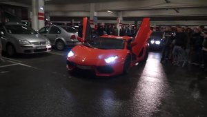 Reactia mai multor pasionati de tuning la aparitia unui Lamborghini Aventador