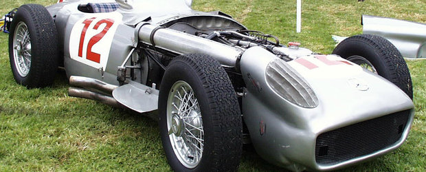 Record la Goodwood: un Mercedes condus de Fangio se vinde cu 29.6 milioane de dolari