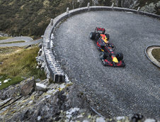 Red Bull Racing RB8 pe Tremola