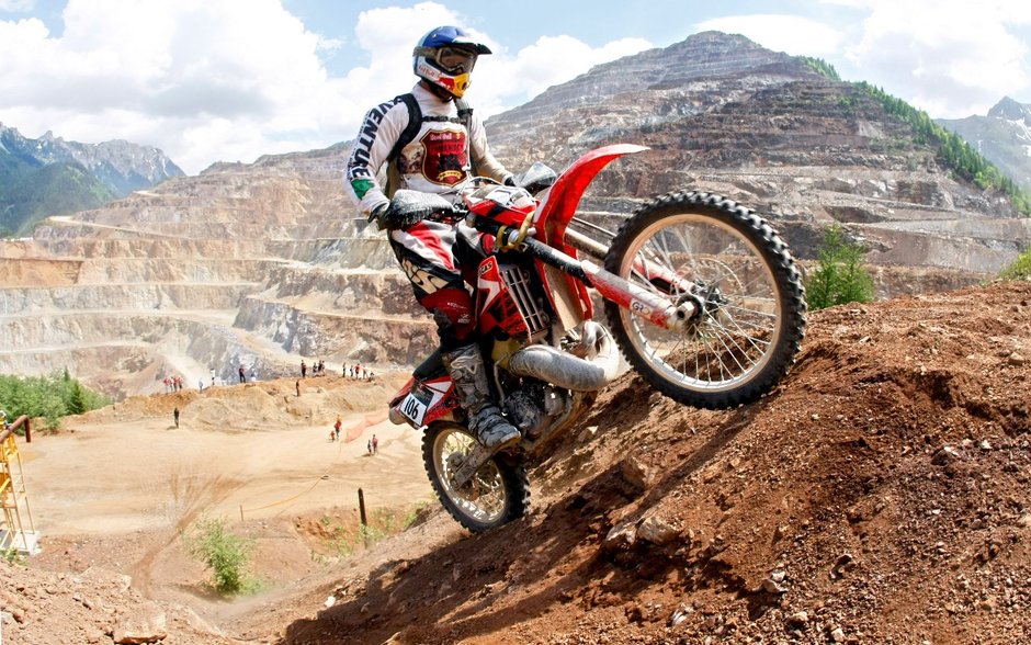 Red Bull Romaniacs 2011: echipa va participa la Erzbergrodeo