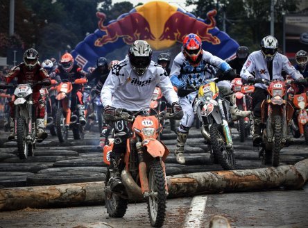 RED BULL ROMANIACS revine pe traseu RED BULL ROMANIACS revine pe traseu