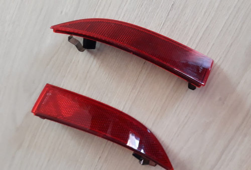 Reflector Catadioptru dreapta bara spate Dacia Logan 2 2013-2016 NOU 265600427R