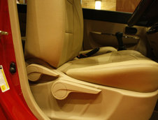 Reglajul scaunelor auto: cu rotita, parghie sau electric. Tu cum preferi?