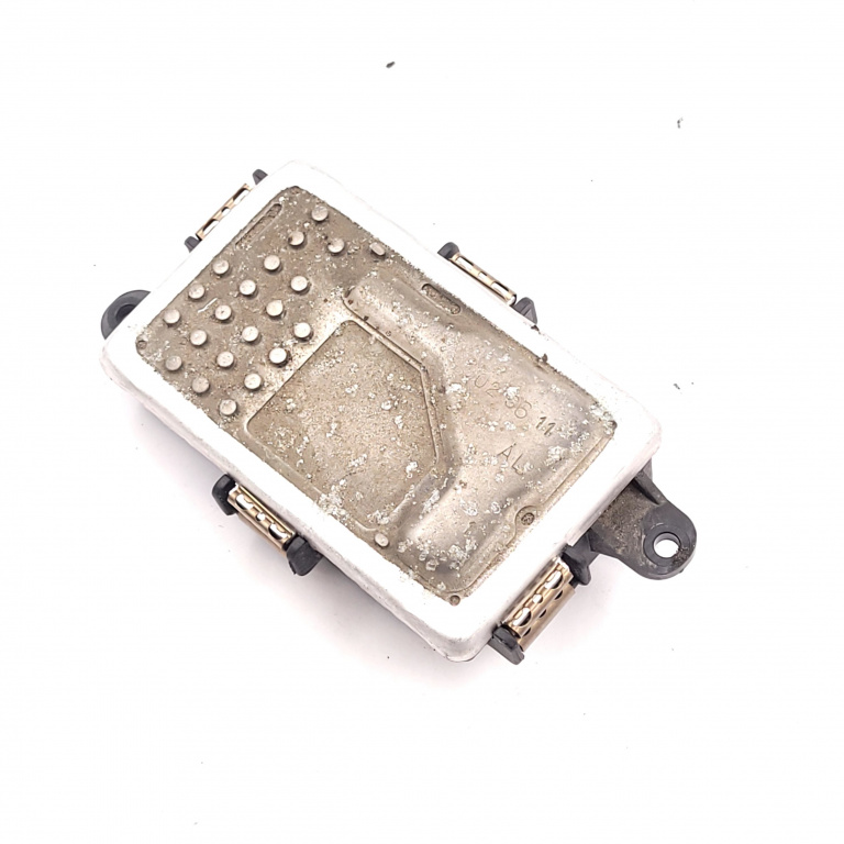Regulator Trepte Ventilator Habitaclu / Rezistenta Mercedes-Benz E-Class (W212) 2009-2016 E 200 Cdi / Bluetec (212.205, 212.206) Om 651.925 Motorina A2128702110, 5Hl01038410, A21287021-10, V7191001, 5Hl010384-10, Kq1J9, 0023611 Behr