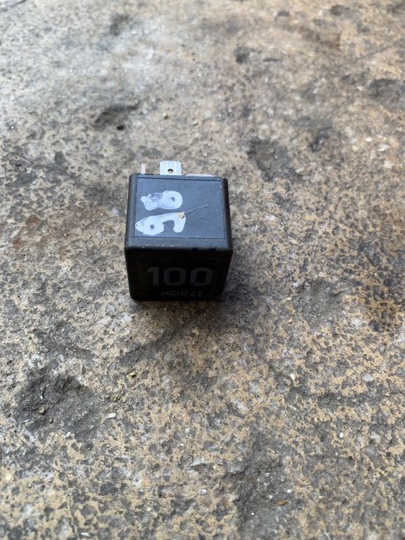 Releu 100 Volkswagen VW Bora [1998 - 2005] Sedan 1.9 TDI MT (150 hp) (1J2)