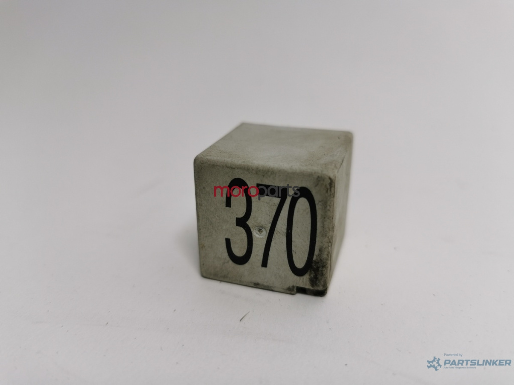 Releu 370 VAG OEM 8D0951253