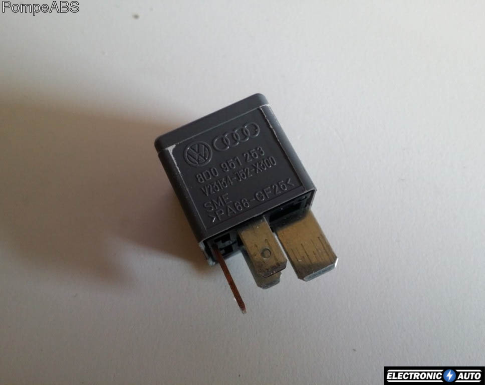 Releu 370 Volkswagen Audi 8D0951253
