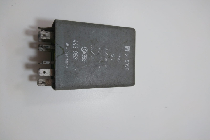 Releu 73 443953233 Volkswagen VW Golf 4 [1997 - 2006]