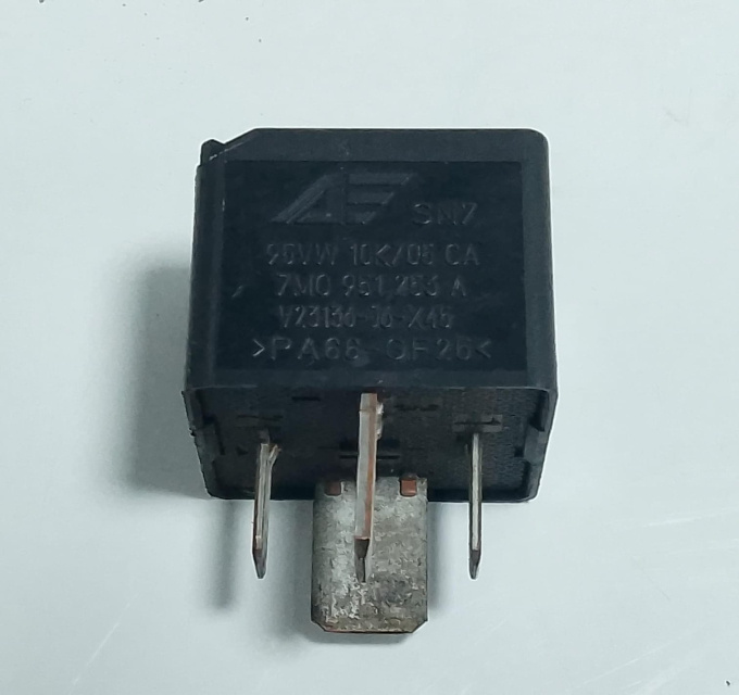 Releu 7M0951253A Volkswagen VW Passat B6 [2005 - 2010]