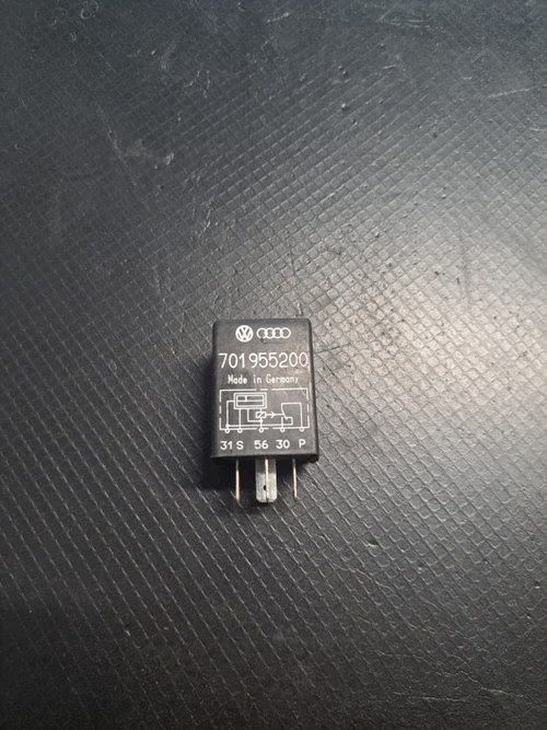 Releu 95 de spalare a farurilor Ford Galaxy - COD 701955200