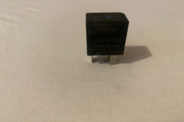 Releu A1001A303 / A1001 A303 / A1001A303E / A1001 A303 E / A 1001 A303 / A 1001 A303 E Smart Fortwo [1998 - 2002]