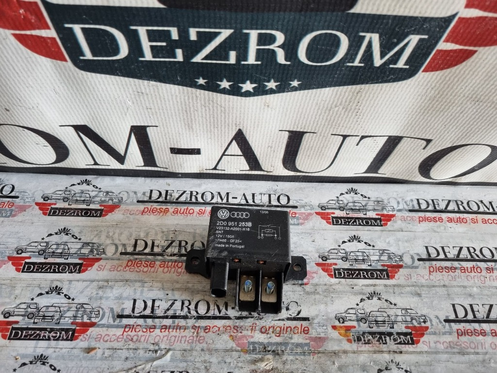 Releu baterie original Audi Q7 4L cod piesa : 2d0951253b