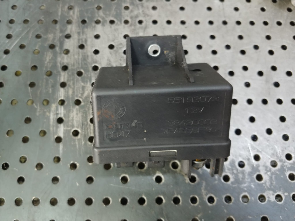Releu bujii 1.9 jtd alfa romeo 159 939 fiat doblo idea punto lancia musa 55193073 38430003