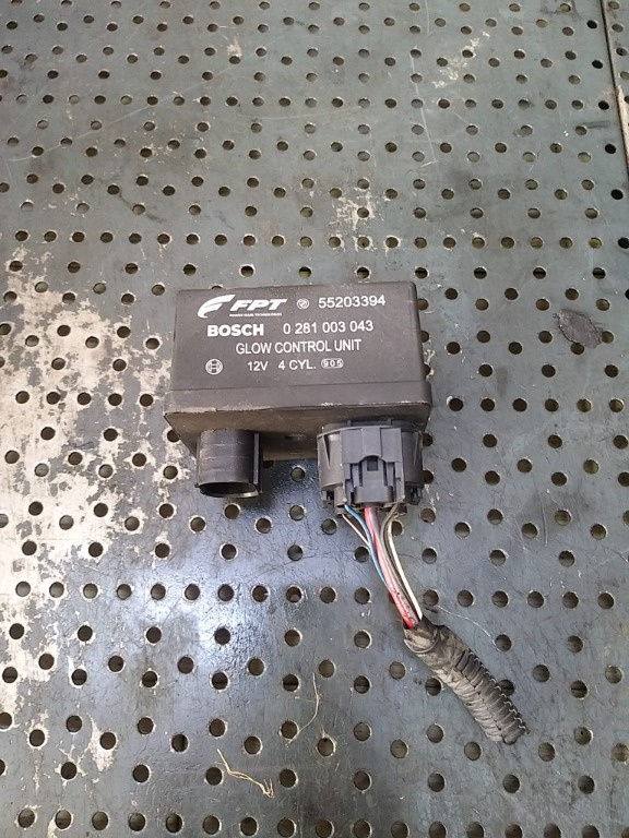 Releu bujii 2.0 mjt lancia delta 55203394 0281003043