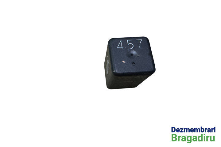 Releu bujii incandescente Cod: 038907281B 038907281B Volkswagen VW Passat B6 [2005 - 2010] Sedan 4-usi 2.0 TDI MT (140 hp) Cod motor BKP, Cod culoare LC9X