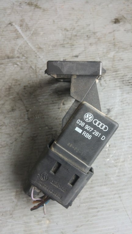 Releu bujii vw jetta skoda octavia 2 1.9tdi bxe 2007 038907281d 0281003038