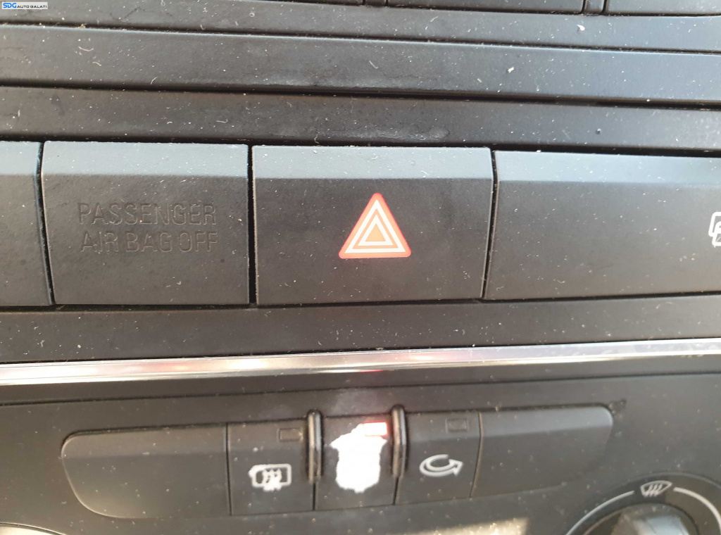 Releu Buton Avarii Audi A3 8P 2004 - 2013 [K2054]