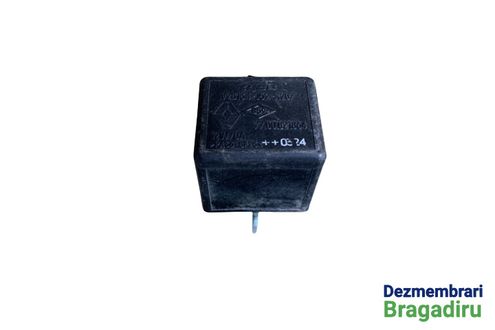 Releu Cod: 7700821864 Renault Megane 2 [2002 - 2006] Hatchback 5-usi 1.9 dCi MT (120 hp) II (BM0/1_ CM0/1_)