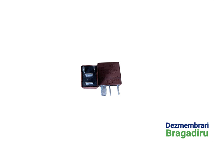 Releu Cod: 8200263342 Renault Megane 2 [2002 - 2006] Hatchback 5-usi 1.9 dCi MT (120 hp) II (BM0/1_ CM0/1_)