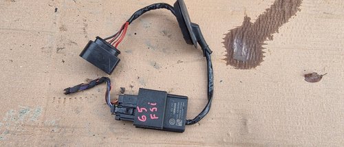 Releu comanda pompa combustibil Vw Golf 5 / Golf 6 / Skoda Octavia 2 TSI