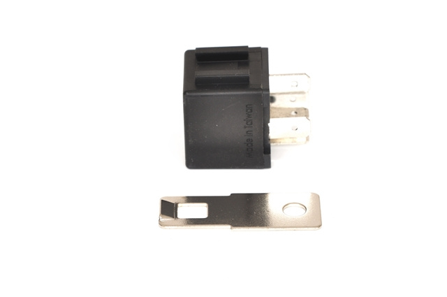 Releu, Curent Alimentare; Releu Bosch Mercedes-Benz 0 986 AH0 625