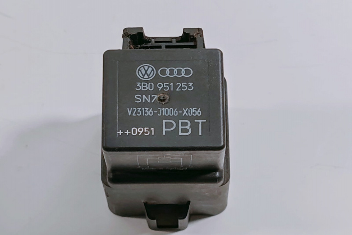 Releu dezaburire 3B0951253 Volkswagen VW Passat B6 [2005 - 2010]
