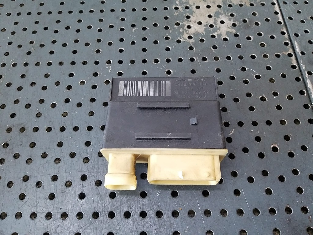 Releu electroventilator peugeot 3008 1 018010953 9662570880