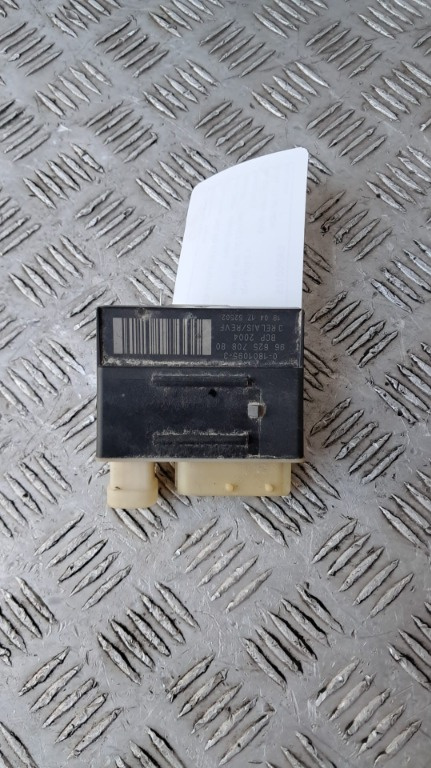 Releu electroventilator Peugeot 308 T9 an 2019 cod 9662570880