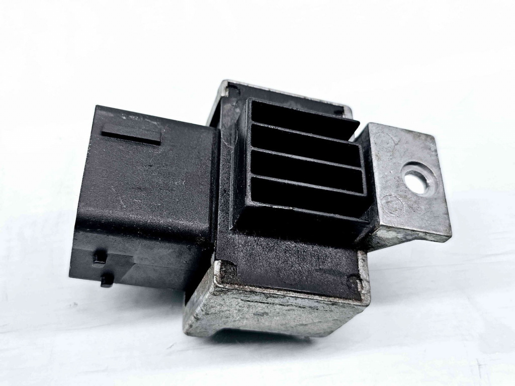 Releu Mercedes Clasa A (W176) [Fabr 2012-2018] 110678071R