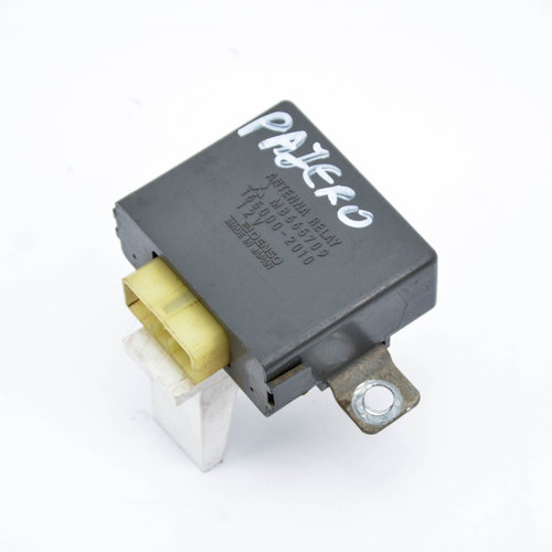 Releu Mitsubishi Pajero 2 (V20+) 1991-1999 2.5 Tdic (V44W, V24W) Motorina Mb665709