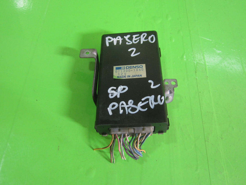 RELEU / MODUL AER CONDITIONAT SPATE MITSUBISHI PAJERO 2 4x4 FAB. 1991 - 1999 ⭐⭐⭐⭐⭐
