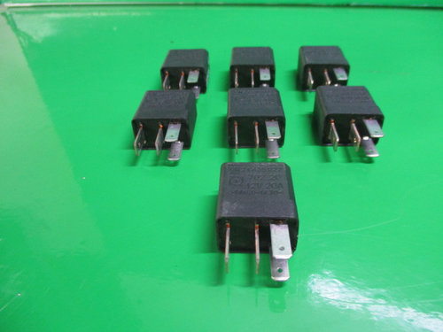 RELEU / MODUL COD 24435922 OPEL CORSA C FAB. 2000 – 2009 ⭐⭐⭐⭐⭐