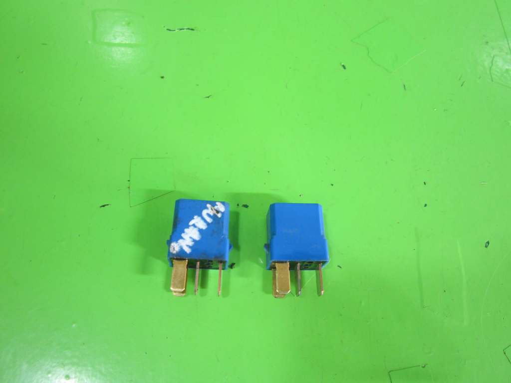 RELEU / MODUL COD 25230-79942 NISSAN MUR