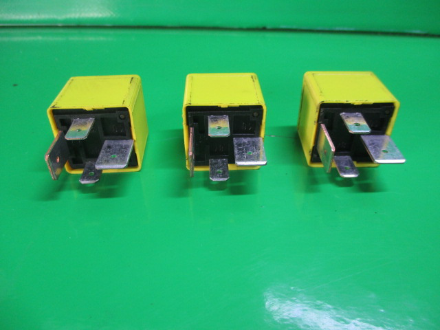 RELEU / MODUL COD V23134-J52-X369 / 90226846 OPEL CORSA C FAB. 2000 – 2009 ⭐⭐⭐⭐⭐