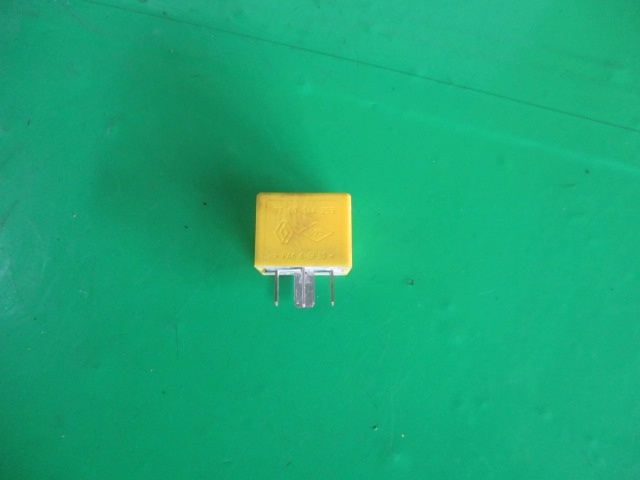 RELEU / MODUL ( GALBEN ) COD 7700844253 RENAULT LAGUNA 2 FAB. 2001 - 2007 ⭐⭐⭐⭐⭐