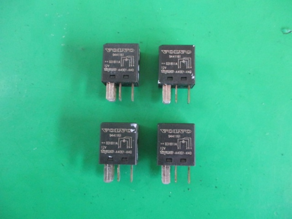 RELEU / MODUL ( NEGRU ) COD 9441161 / A4001-X40 VOLVO XC90 1 FAB. 2002 - 2014