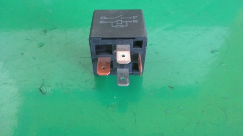 RELEU / MODUL ( NEGRU ) VW / AUDI COD 141951253B