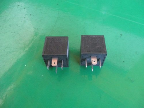 RELEU / MODUL ( NEGRU ) VW / AUDI COD 191955529 / 72HV002