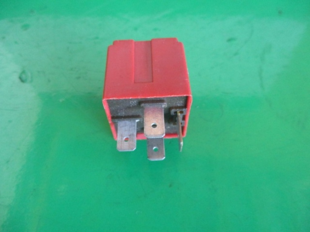 RELEU / MODUL ( ROSU ) OPEL COD 24438887