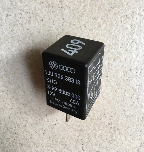 Releu pompa benzina Vw - Audi 1J0906383 B / 1J0 906 383 B ( 409 )