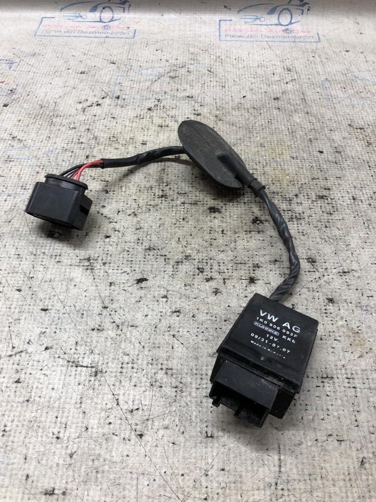 Releu pompa combustibil Volkswagen Golf 6 1.4 2012, 1K0906093F