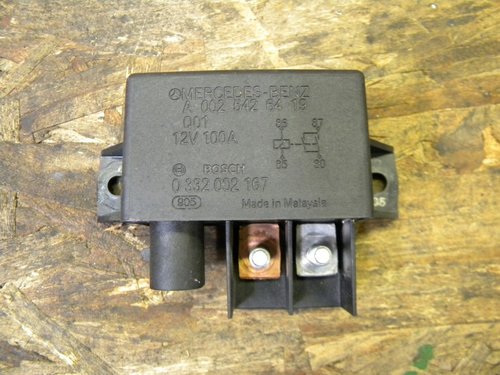 Releu reglare baterie Mercedes E class W211 A0025426419