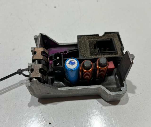 Releu / regulator ventilator habitaclu A2308216351 Mercedes-Benz E-Class W211/S211 [facelift] [2006 - 2009]