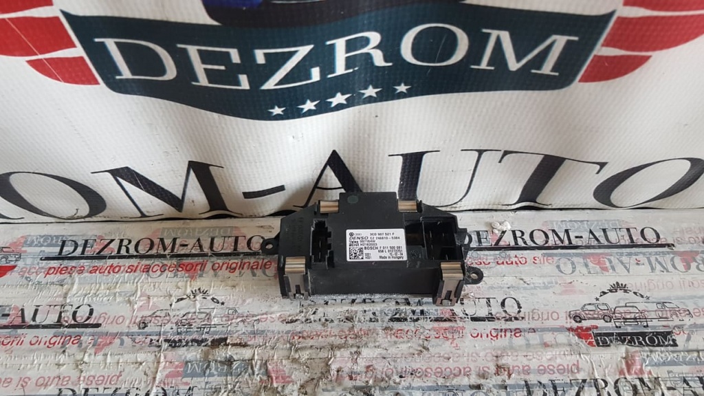 Releu regulator ventilator VW Golf 6 cod piesa : 3c0907521f