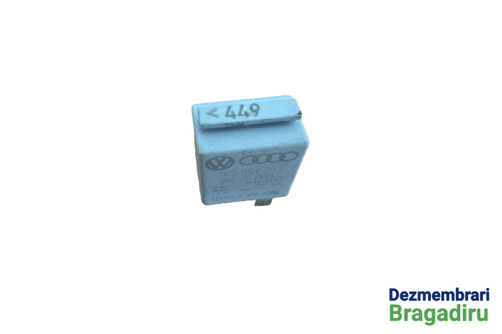 Releu Releu 449 Cod: 1K0951253 1K0951253 Volkswagen VW Golf 5 [2003 - 2009] Hatchback 5-usi 1.9 TDI 6MT (105 hp) Cod motor BXE Cod cutie JYJ Cod culoare LY3D